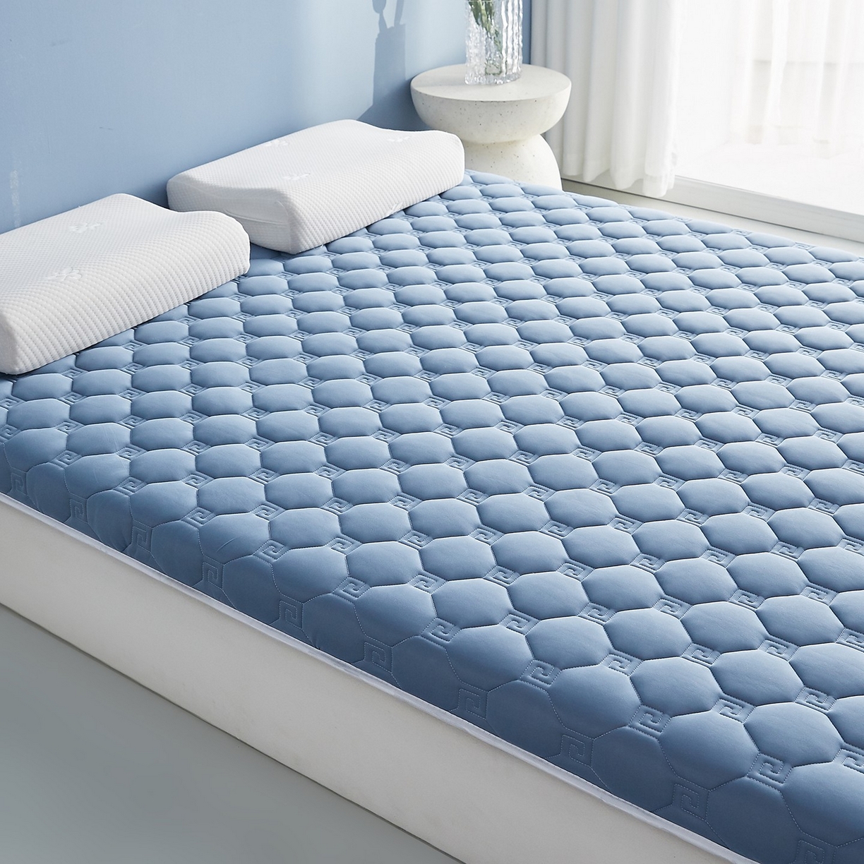 91家纺网 家纺一手货源 找家纺 月茶家纺 2026新款大豆纤维单边回字格床垫 回格蓝