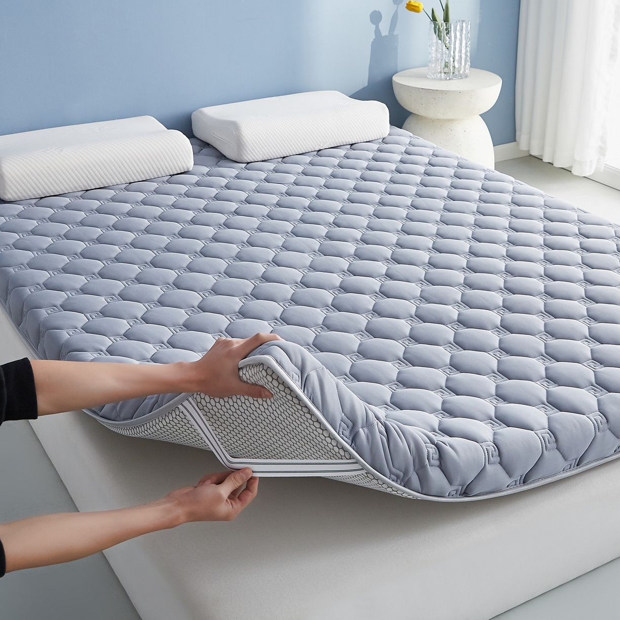 91家纺网 家纺一手货源 找家纺 月茶家纺 2026新款大豆纤维单边回字格床垫 回格灰