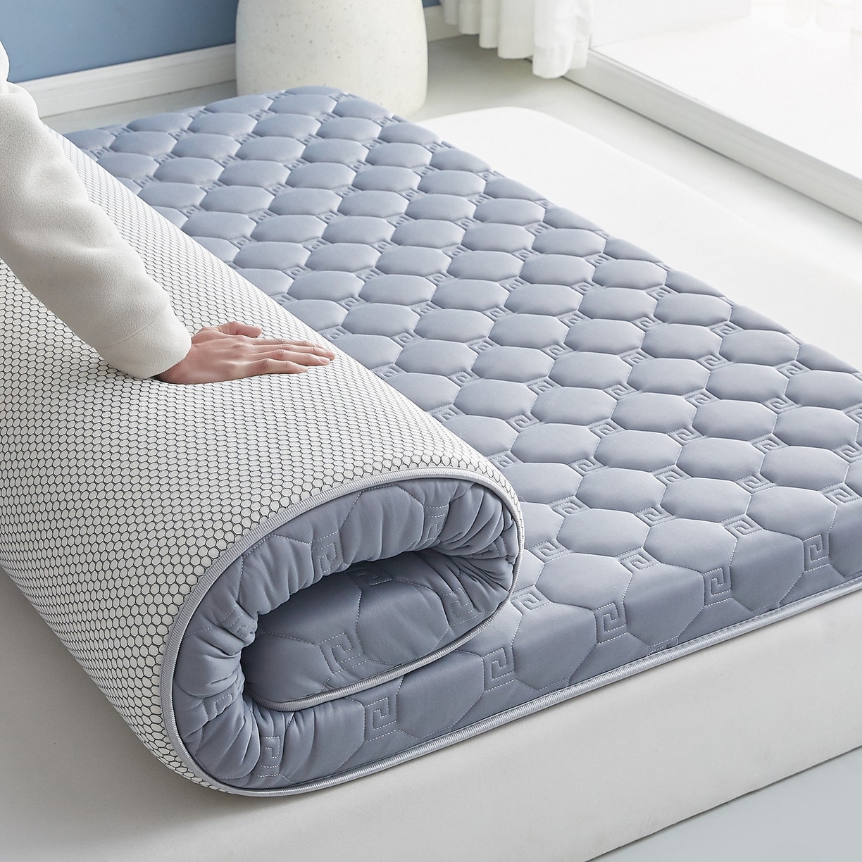 91家纺网 家纺一手货源 找家纺 月茶家纺 2026新款大豆纤维单边回字格床垫 回格灰