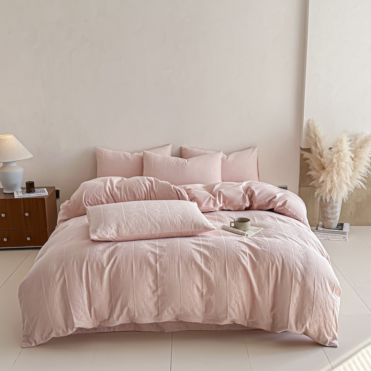 91家纺网 家纺一手货源 找家纺 眠博士 2026新款全棉纯棉水洗立体提花四件套 花间梦-粉