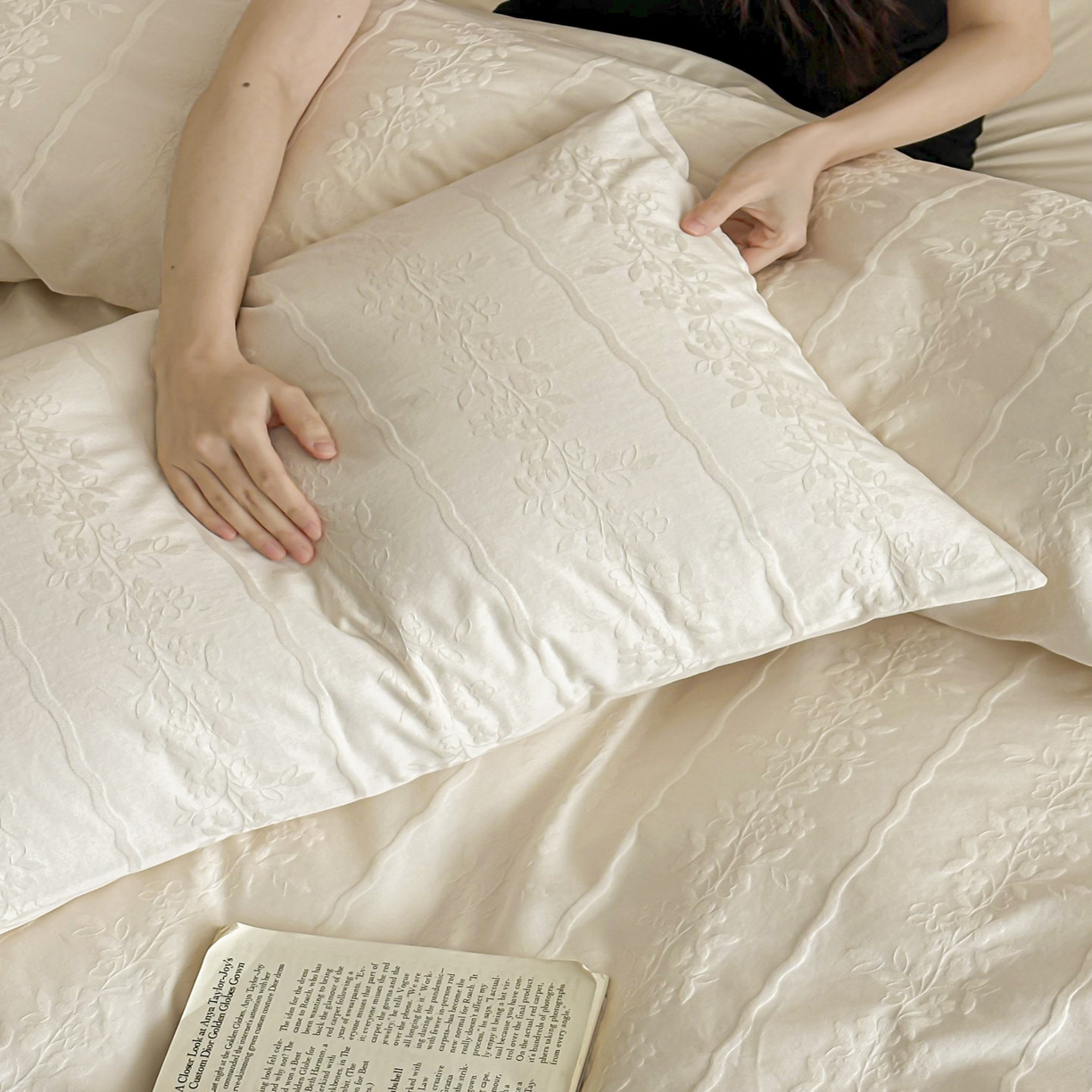 91家纺网 家纺一手货源 找家纺 眠博士 2026新款全棉纯棉水洗立体提花四件套 花间梦-奶白