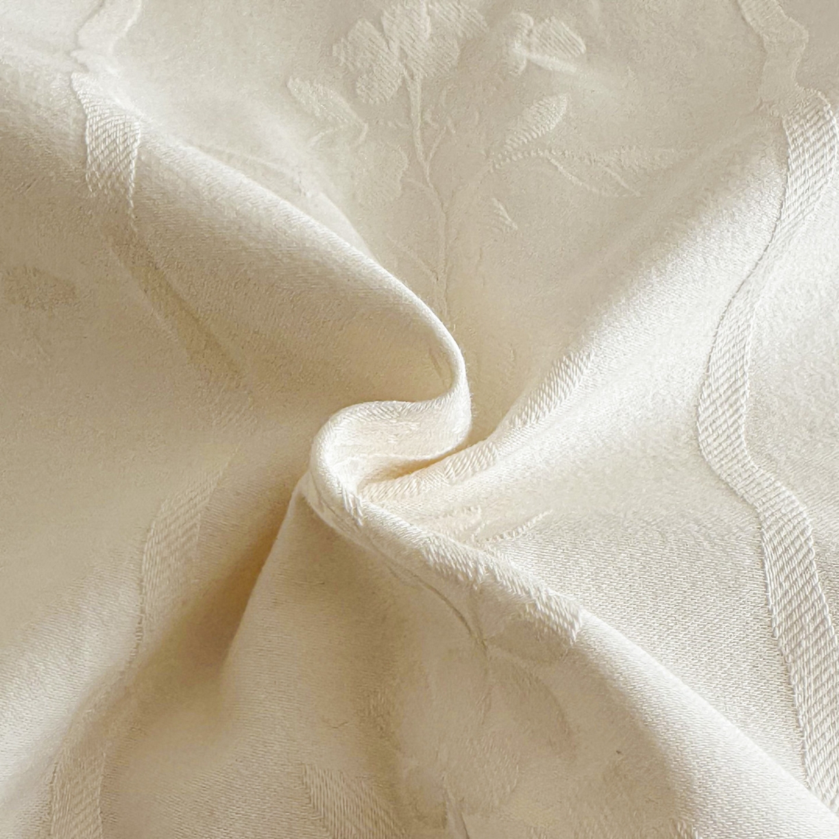 91家纺网 家纺一手货源 找家纺 眠博士 2026新款全棉纯棉水洗立体提花四件套 花间梦-奶白