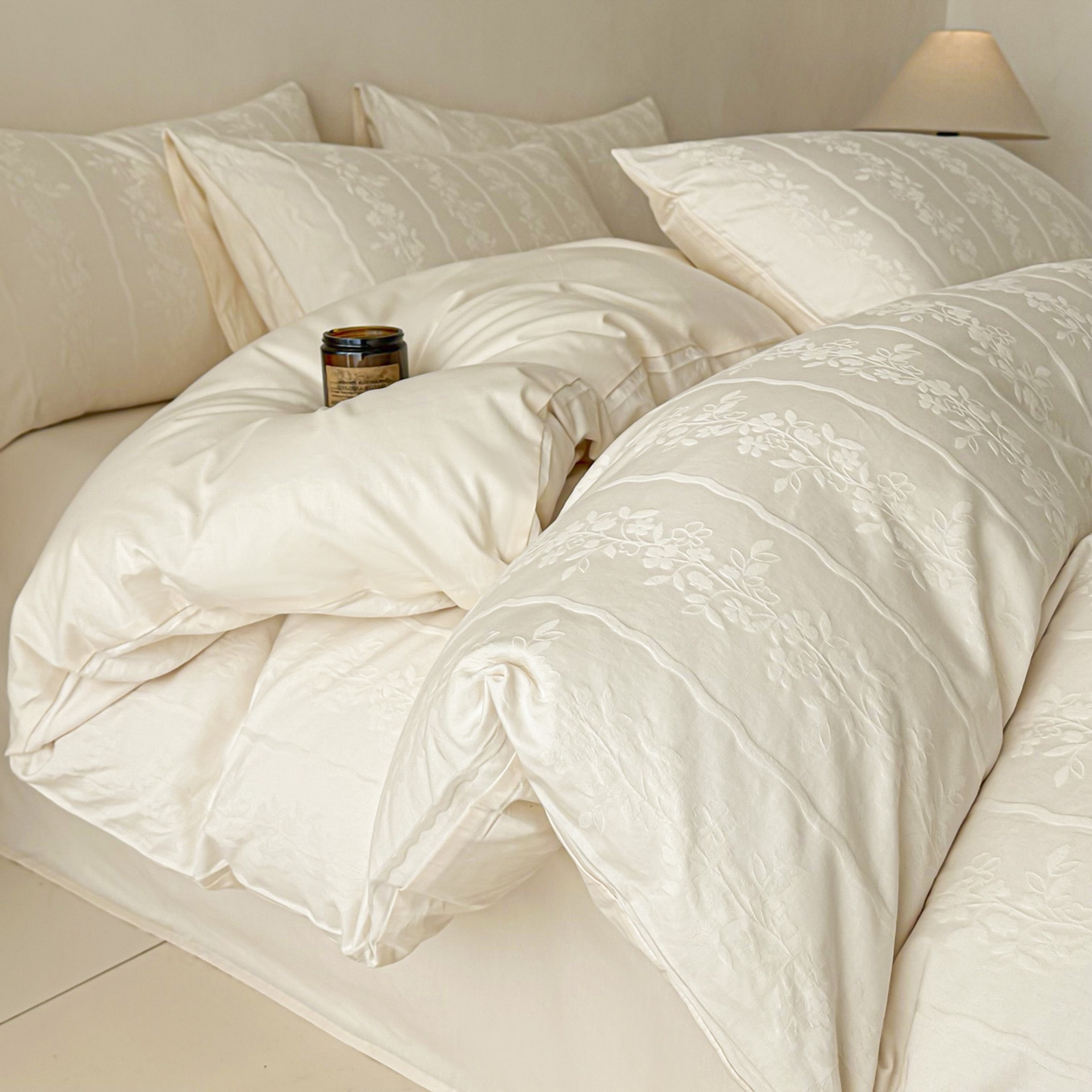 91家纺网 家纺一手货源 找家纺 眠博士 2026新款全棉纯棉水洗立体提花四件套 花间梦-奶白