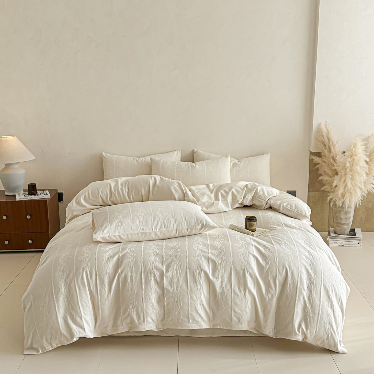 91家纺网 家纺一手货源 找家纺 眠博士 2026新款全棉纯棉水洗立体提花四件套 花间梦-奶白