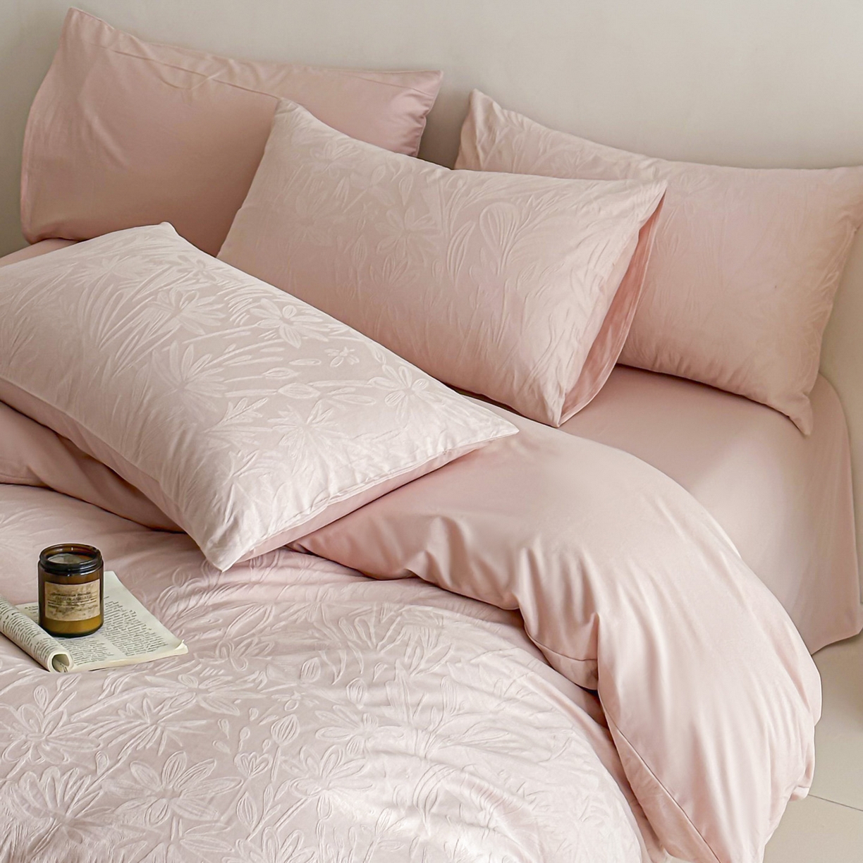 91家纺网 家纺一手货源 找家纺 眠博士 2026新款全棉纯棉水洗立体提花四件套 绵语-粉