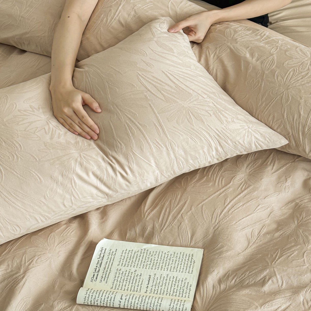 91家纺网 家纺一手货源 找家纺 眠博士 2026新款全棉纯棉水洗立体提花四件套 绵语-卡其