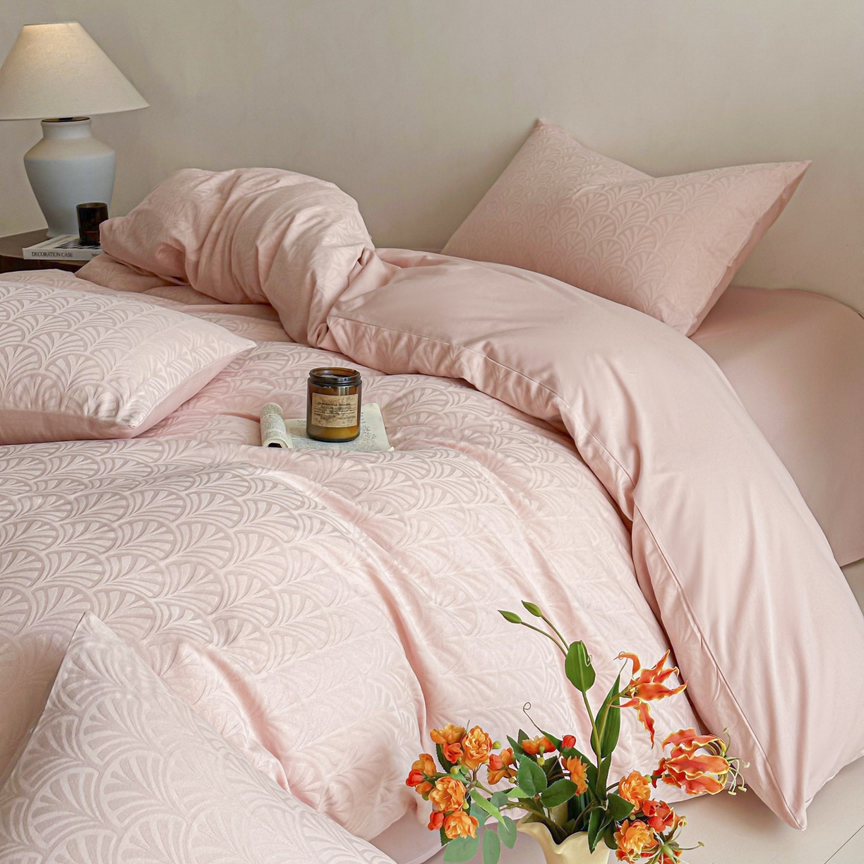 91家纺网 家纺一手货源 找家纺 眠博士 2026新款全棉纯棉水洗立体提花四件套 杏影-粉