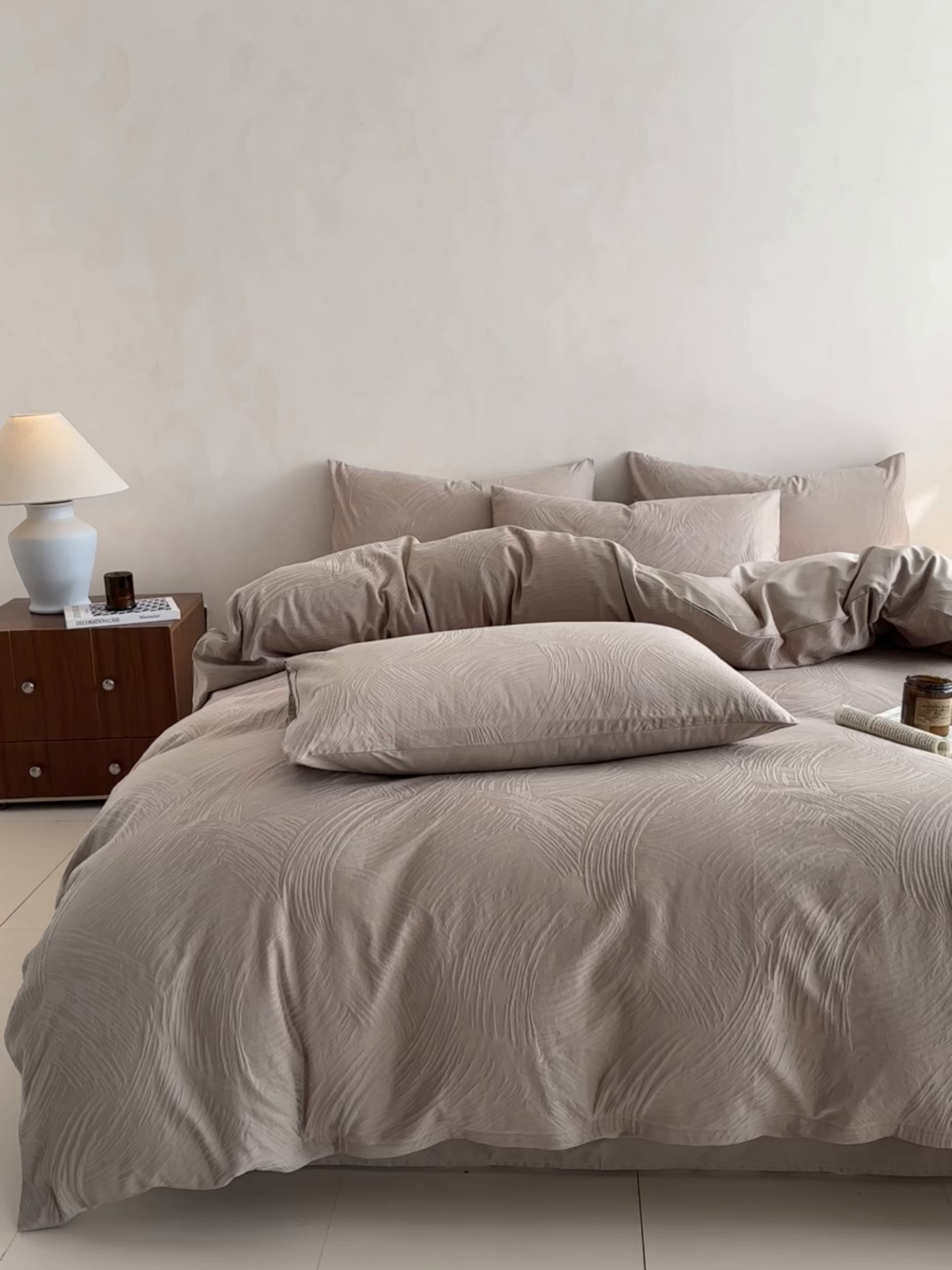 91家纺网 家纺一手货源 找家纺 眠博士 2026新款全棉纯棉水洗立体提花四件套 月岛弥生-杏