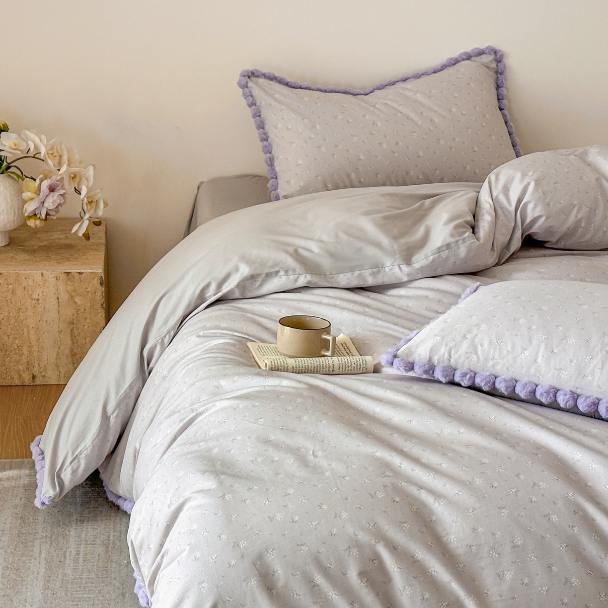 91家纺网 家纺一手货源 找家纺 羚羊语家纺 2026新款全棉毛球款四件套40支纯棉轻奢13372小清新喷气印花四件套被套床单床笠三件套 暮山紫