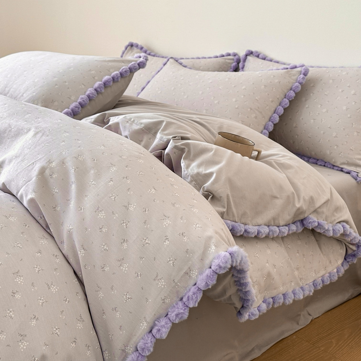 91家纺网 家纺一手货源 找家纺 羚羊语家纺 2026新款全棉毛球款四件套40支纯棉轻奢13372小清新喷气印花四件套被套床单床笠三件套 暮山紫