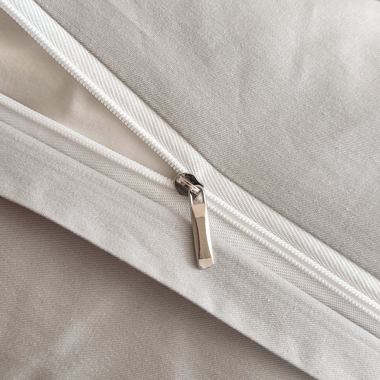 91家纺网 家纺一手货源 找家纺 羚羊语家纺 2026新款全棉毛球款四件套40支纯棉轻奢13372小清新喷气印花四件套被套床单床笠三件套 暮山紫