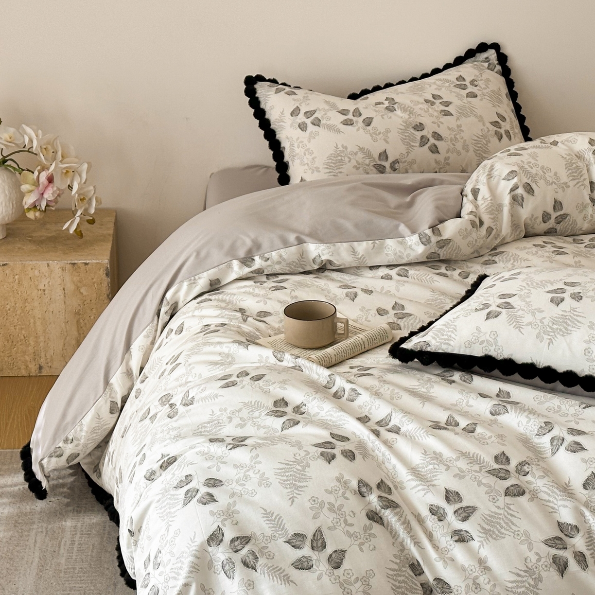 91家纺网 家纺一手货源 找家纺 羚羊语家纺 2026新款全棉毛球款四件套40支纯棉轻奢13372小清新喷气印花四件套被套床单床笠三件套 砚余墨