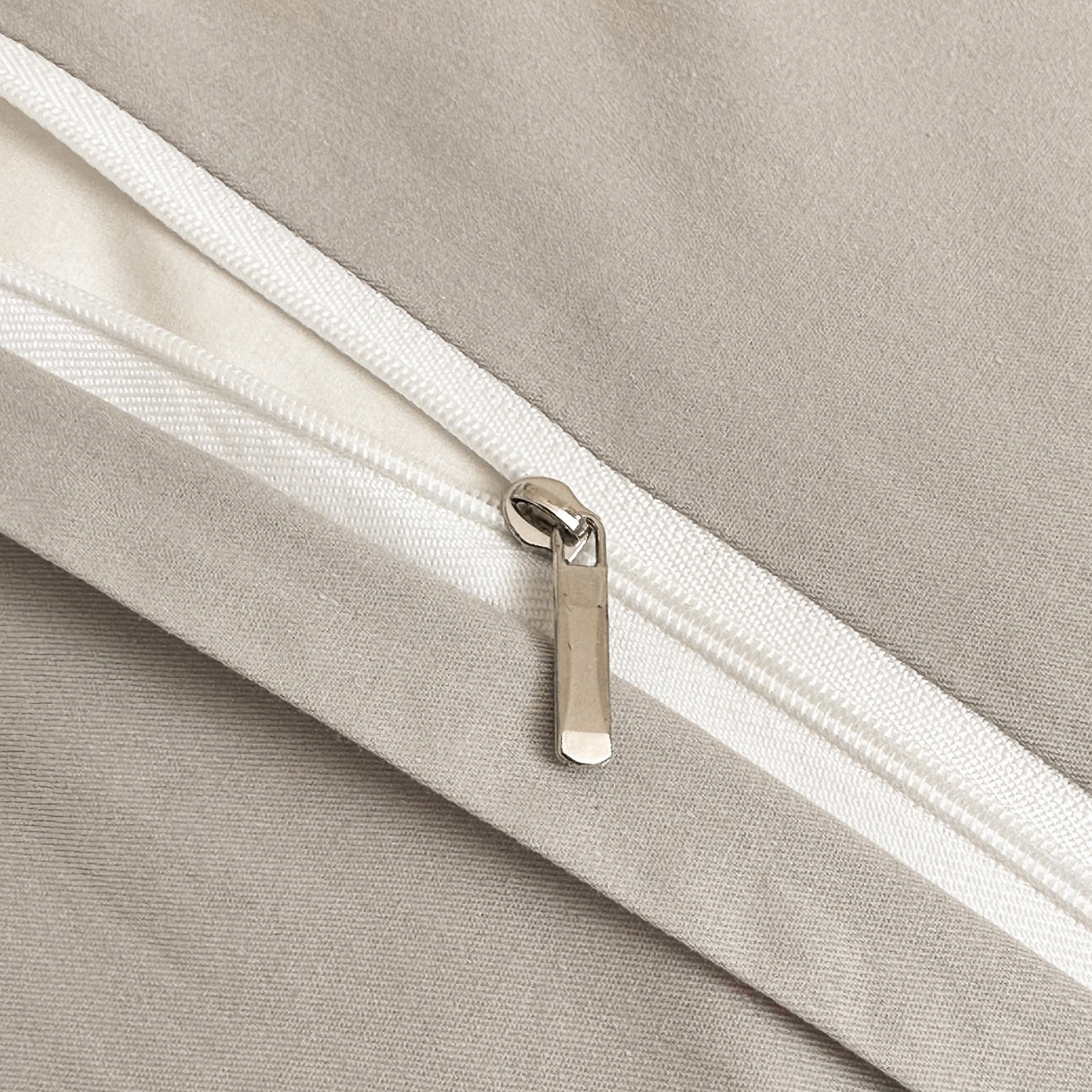 91家纺网 家纺一手货源 找家纺 羚羊语家纺 2026新款全棉毛球款四件套40支纯棉轻奢13372小清新喷气印花四件套被套床单床笠三件套 砚余墨