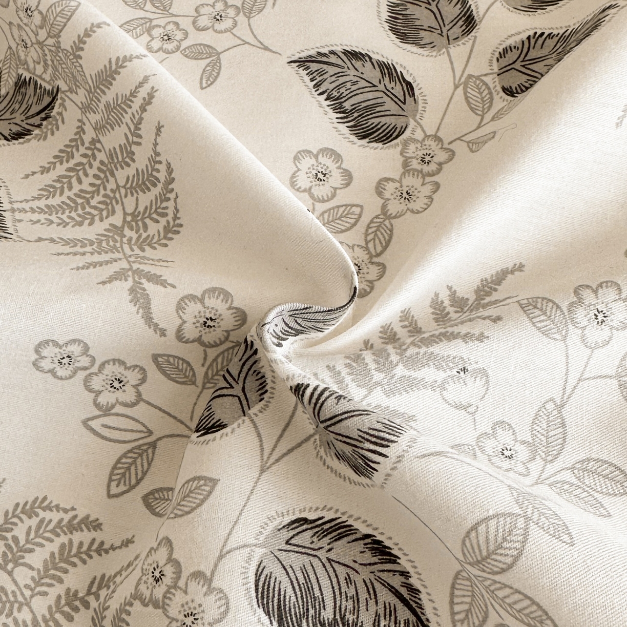 91家纺网 家纺一手货源 找家纺 羚羊语家纺 2026新款全棉毛球款四件套40支纯棉轻奢13372小清新喷气印花四件套被套床单床笠三件套 砚余墨