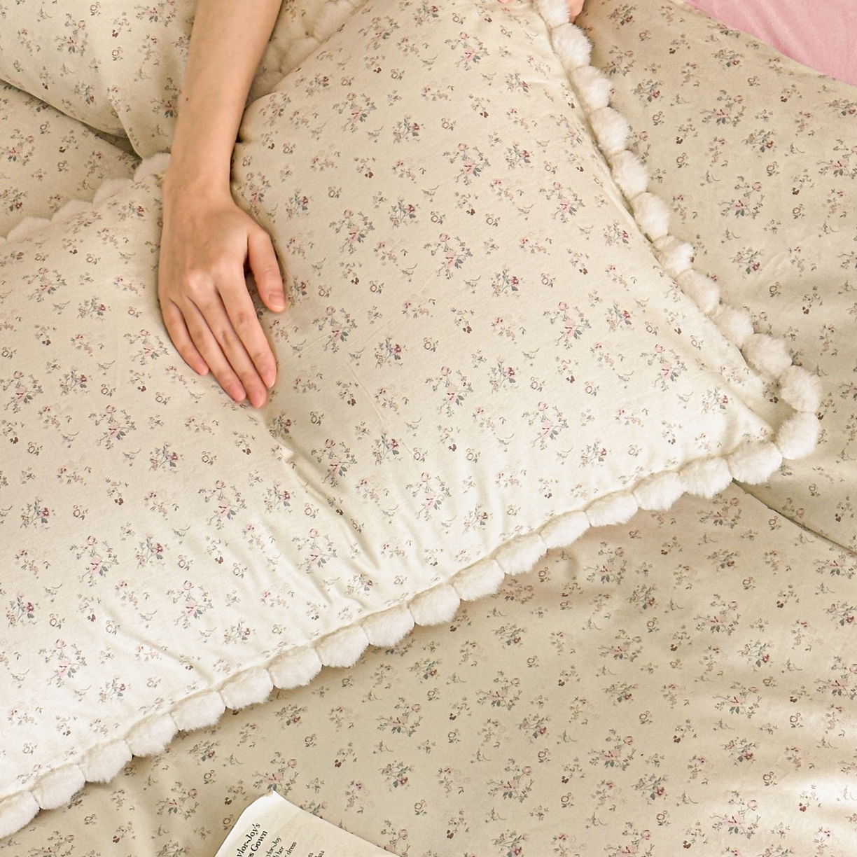 91家纺网 家纺一手货源 找家纺 羚羊语家纺 2026新款全棉毛球款四件套40支纯棉轻奢13372小清新喷气印花四件套被套床单床笠三件套 伊旬粉