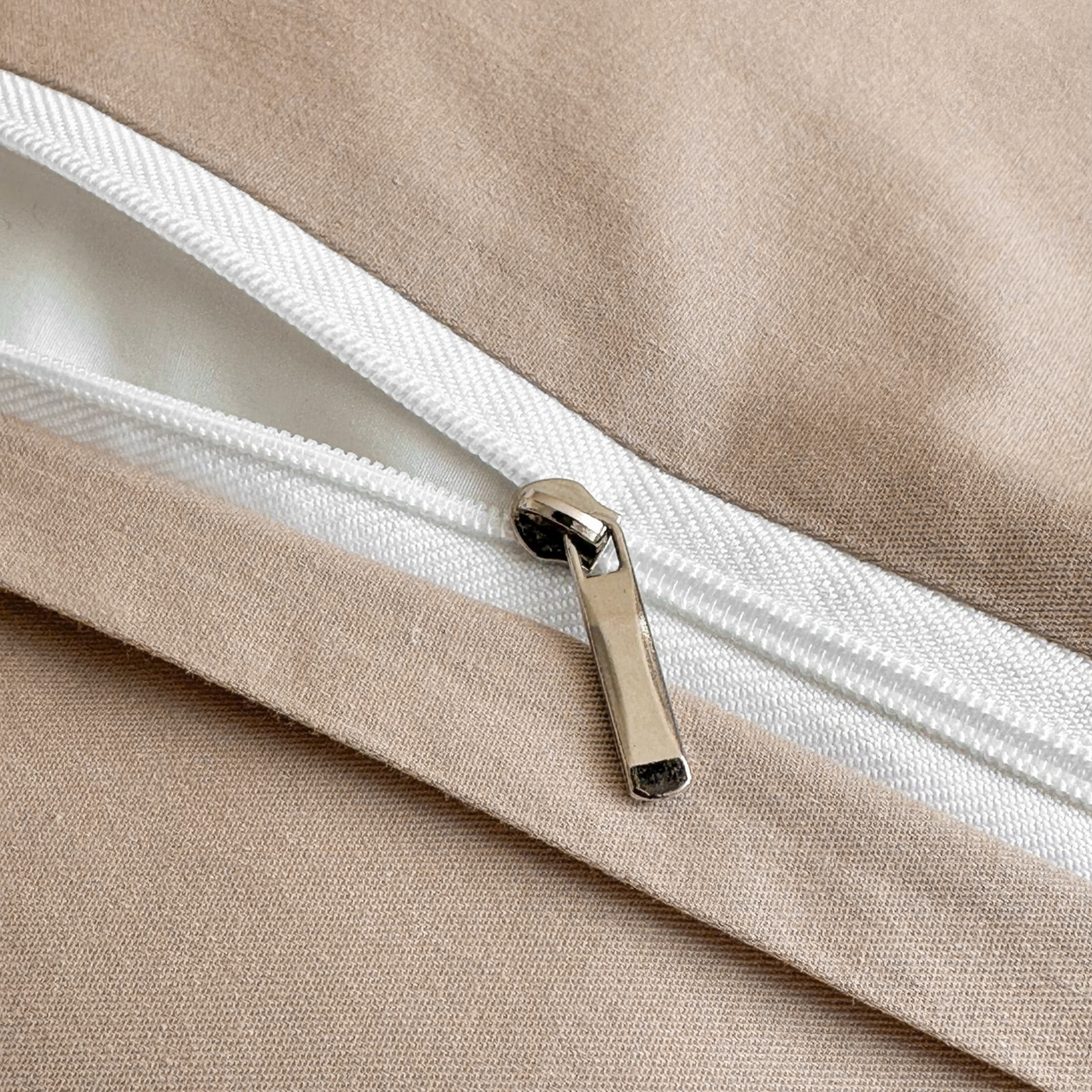 91家纺网 家纺一手货源 找家纺 羚羊语家纺 2026新款全棉毛球款四件套40支纯棉轻奢13372小清新喷气印花四件套被套床单床笠三件套 月光纱