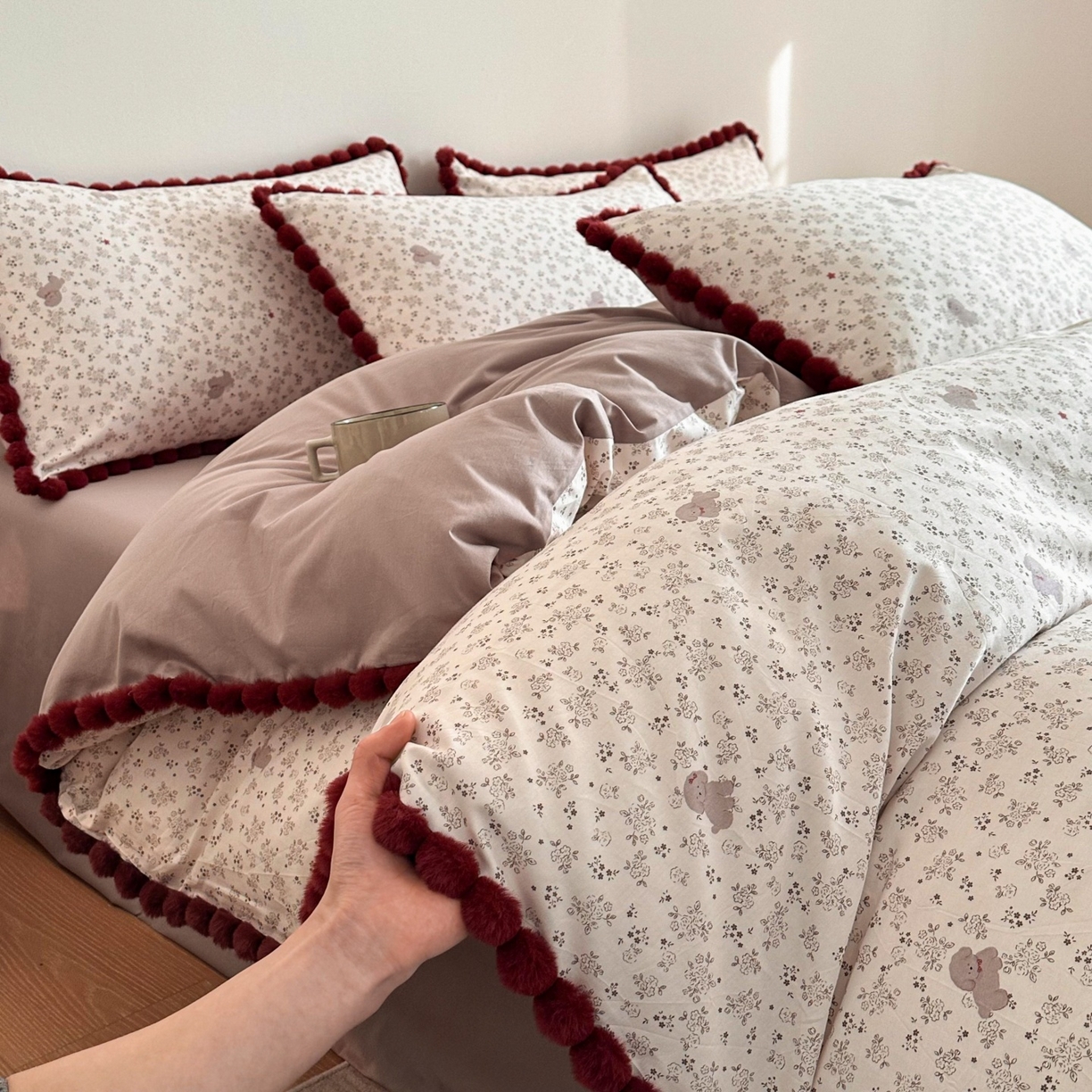 91家纺网 家纺一手货源 找家纺 羚羊语家纺 2026新款全棉毛球款四件套40支纯棉轻奢13372小清新喷气印花四件套被套床单床笠三件套 云边榻