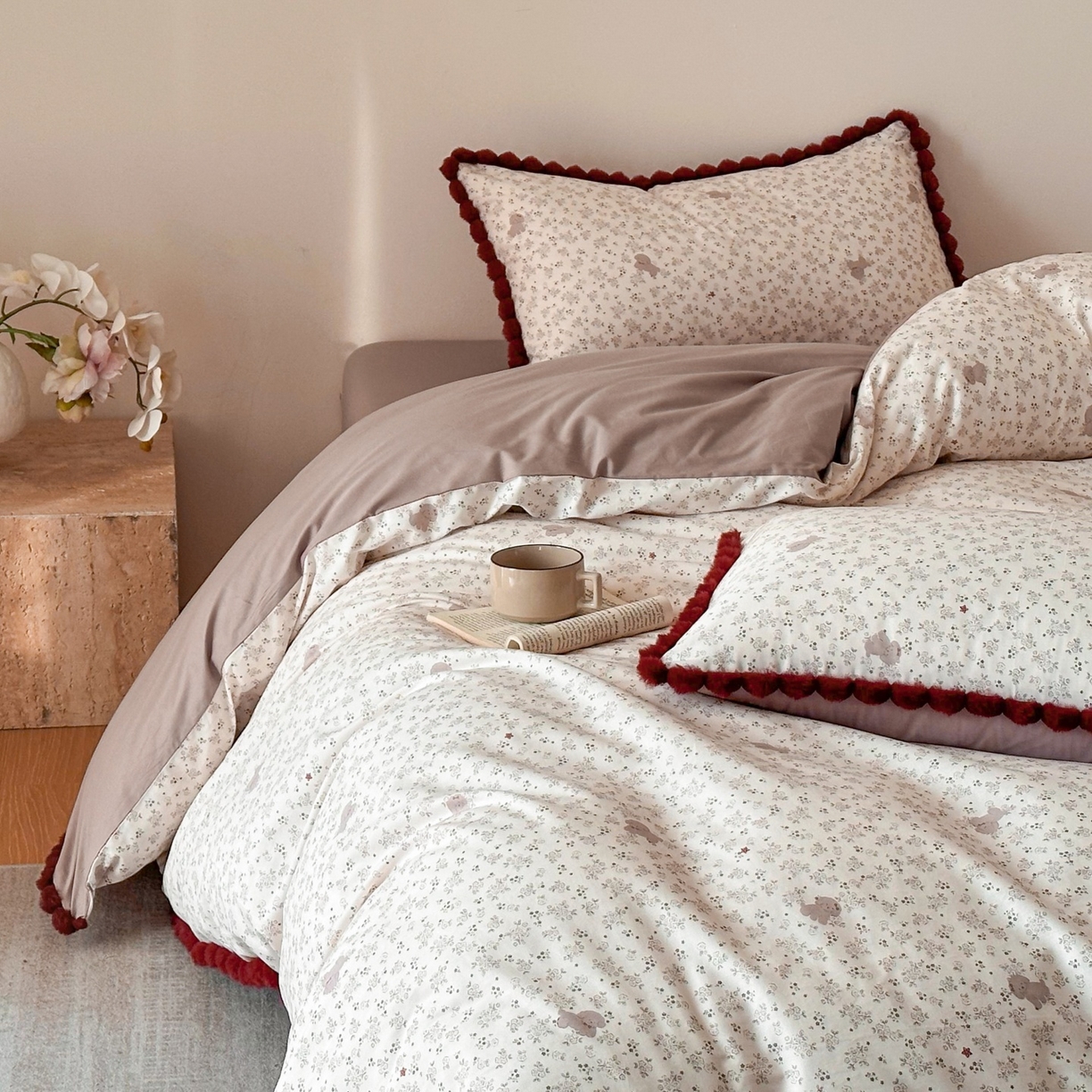 91家纺网 家纺一手货源 找家纺 羚羊语家纺 2026新款全棉毛球款四件套40支纯棉轻奢13372小清新喷气印花四件套被套床单床笠三件套 云边榻