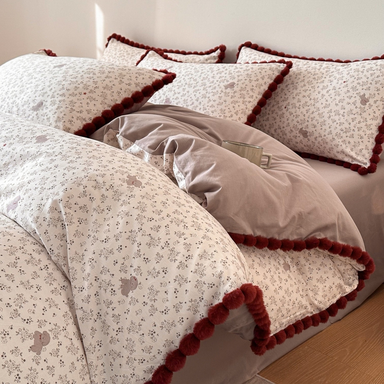 91家纺网 家纺一手货源 找家纺 羚羊语家纺 2026新款全棉毛球款四件套40支纯棉轻奢13372小清新喷气印花四件套被套床单床笠三件套 云边榻