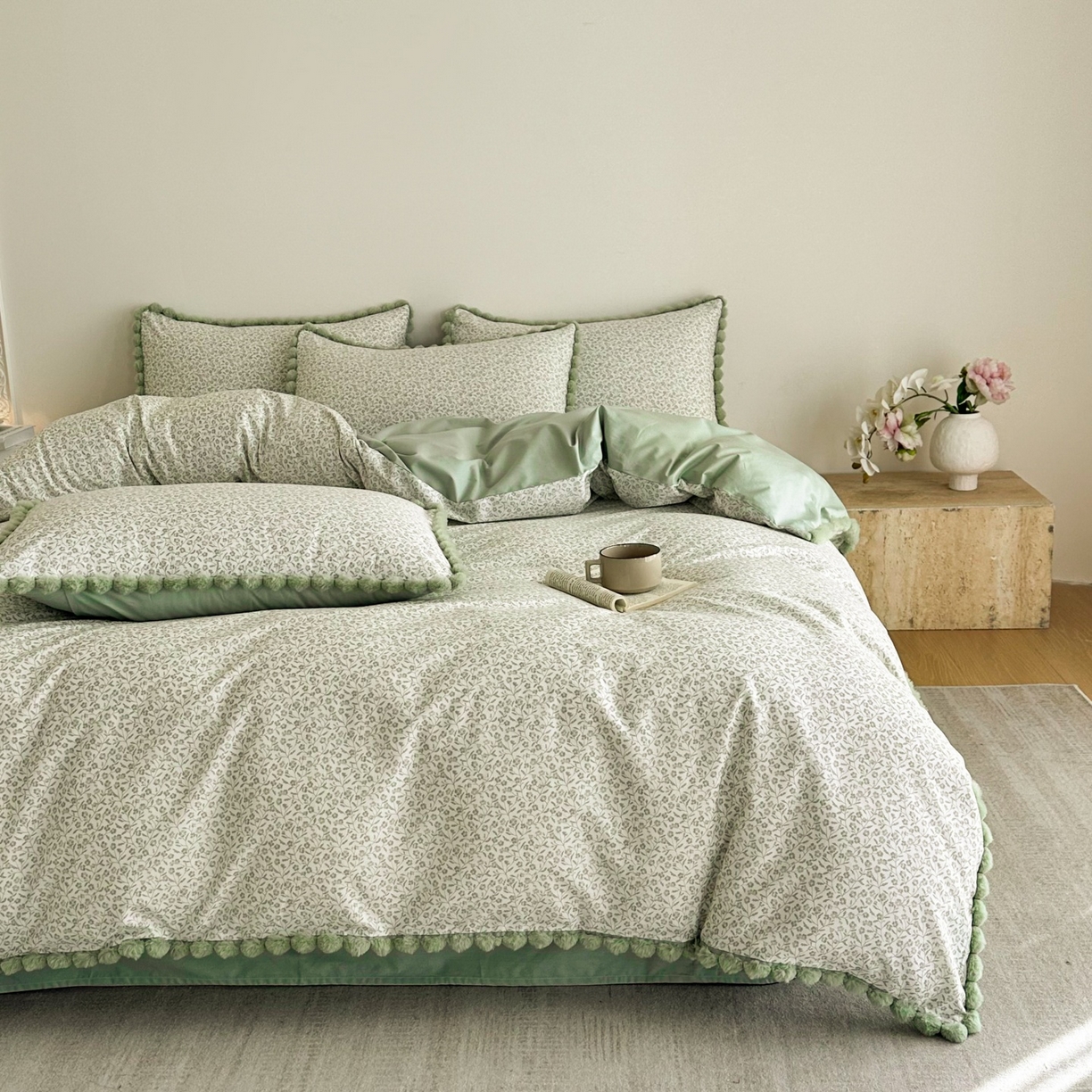 91家纺网 家纺一手货源 找家纺 羚羊语家纺 2026新款全棉毛球款四件套40支纯棉轻奢13372小清新喷气印花四件套被套床单床笠三件套 知春绿