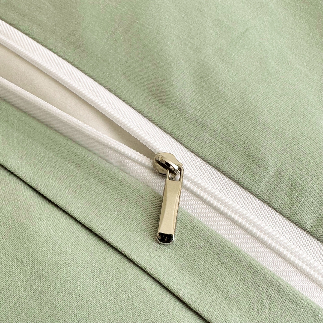 91家纺网 家纺一手货源 找家纺 羚羊语家纺 2026新款全棉毛球款四件套40支纯棉轻奢13372小清新喷气印花四件套被套床单床笠三件套 知春绿