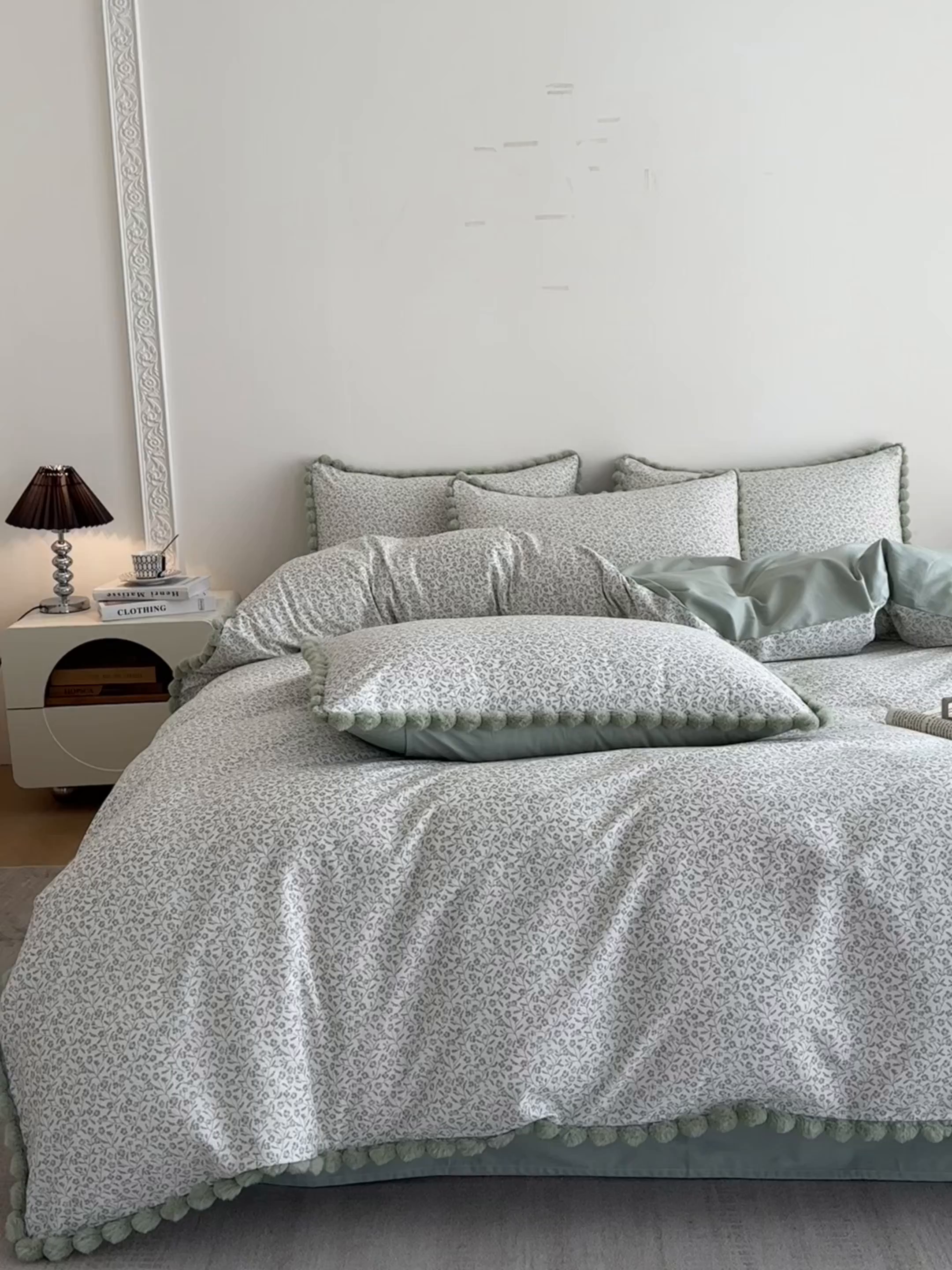 91家纺网 家纺一手货源 找家纺 羚羊语家纺 2026新款全棉毛球款四件套40支纯棉轻奢13372小清新喷气印花四件套被套床单床笠三件套 知春绿