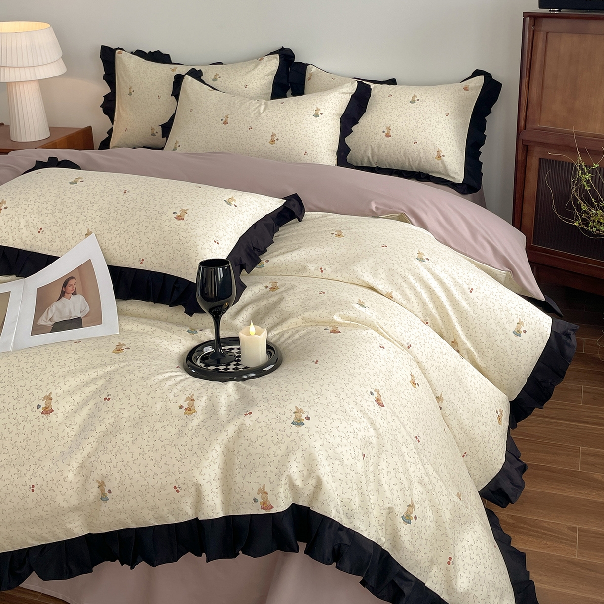 91家纺网 家纺一手货源 找家纺 （总）羚羊语家纺 2026新款全棉法式赫本风花边四件套40支纯棉轻法式13372小清新喷气印花四件套被套床单床笠三件套