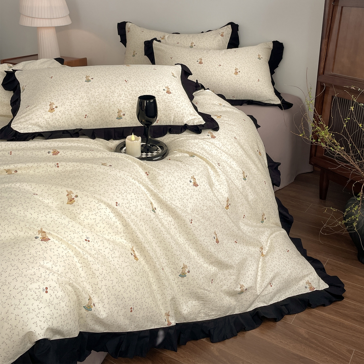 91家纺网 家纺一手货源 找家纺 （总）羚羊语家纺 2026新款全棉法式赫本风花边四件套40支纯棉轻法式13372小清新喷气印花四件套被套床单床笠三件套