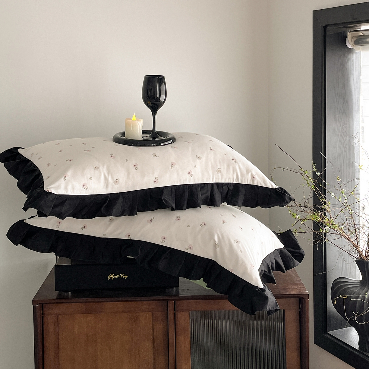 91家纺网 家纺一手货源 找家纺 羚羊语家纺 2026新款全棉法式赫本风花边四件套40支纯棉轻法式13372小清新喷气印花四件套被套床单床笠三件套 采薇南山