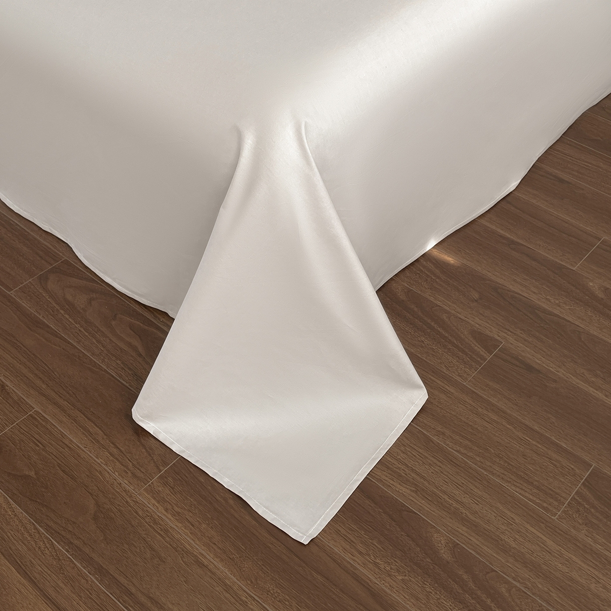 91家纺网 家纺一手货源 找家纺 羚羊语家纺 2026新款全棉法式赫本风花边四件套40支纯棉轻法式13372小清新喷气印花四件套被套床单床笠三件套 椿亭序Pro