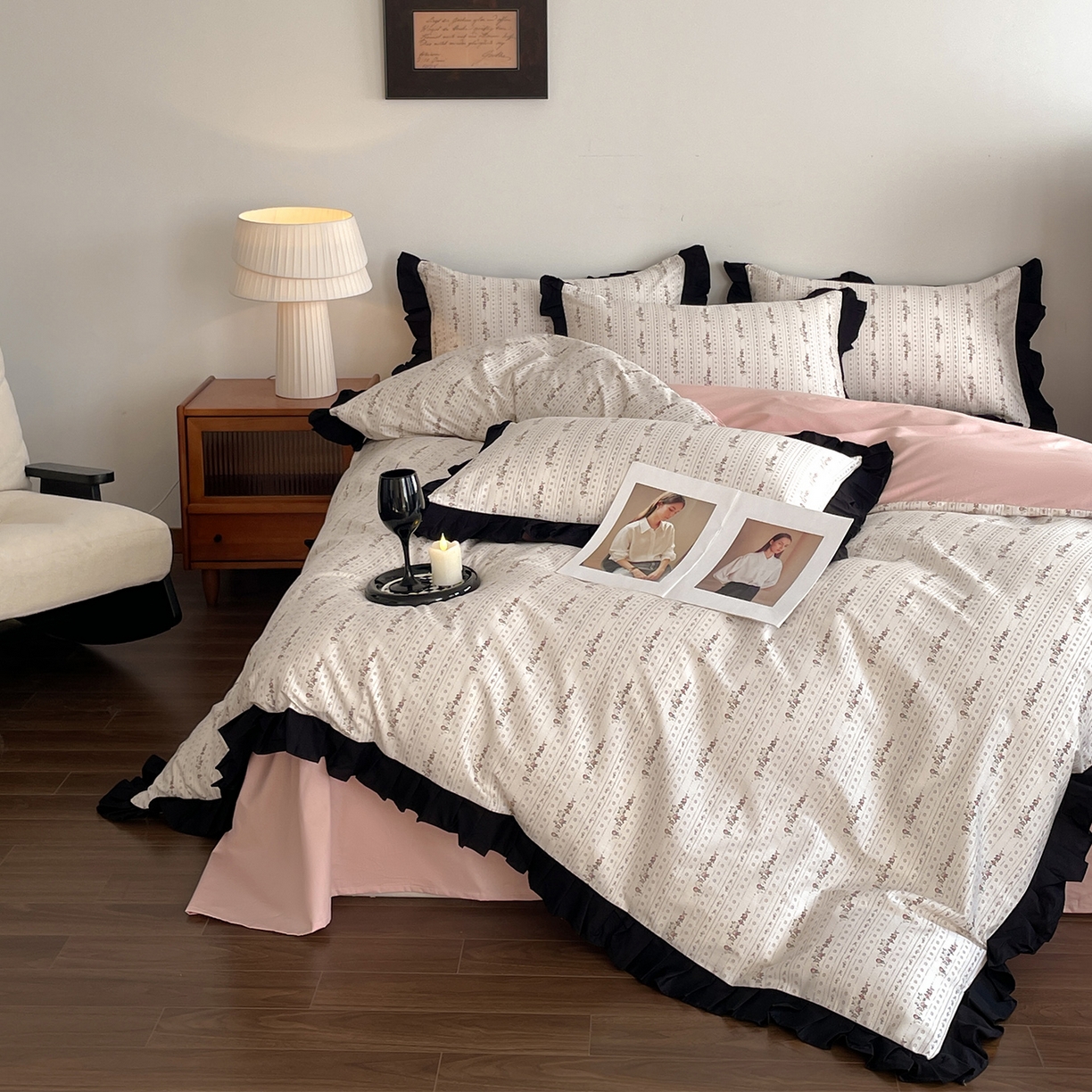 91家纺网 家纺一手货源 找家纺 羚羊语家纺 2026新款全棉法式赫本风花边四件套40支纯棉轻法式13372小清新喷气印花四件套被套床单床笠三件套 第七重梦