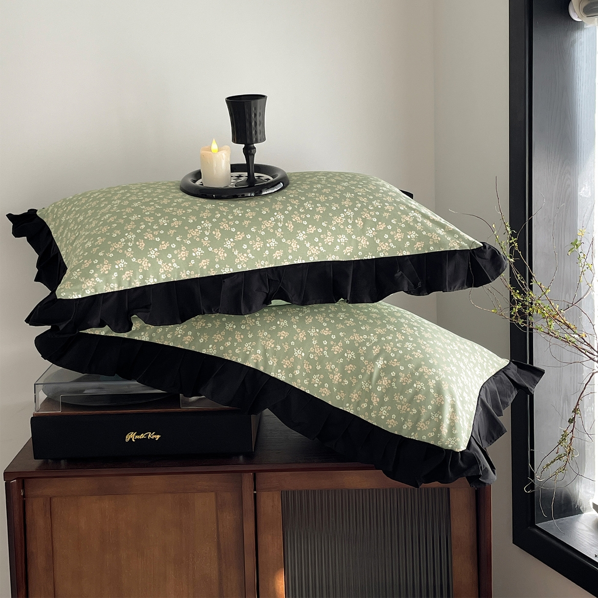 91家纺网 家纺一手货源 找家纺 羚羊语家纺 2026新款全棉法式赫本风花边四件套40支纯棉轻法式13372小清新喷气印花四件套被套床单床笠三件套 青禾枕梦