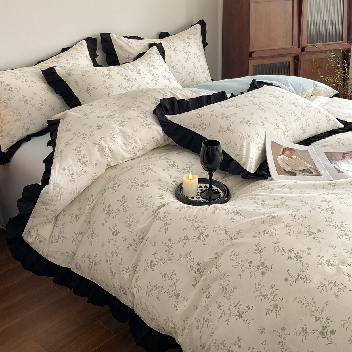 91家纺网 家纺一手货源 找家纺 羚羊语家纺 2026新款全棉法式赫本风花边四件套40支纯棉轻法式13372小清新喷气印花四件套被套床单床笠三件套 柔蓝一水