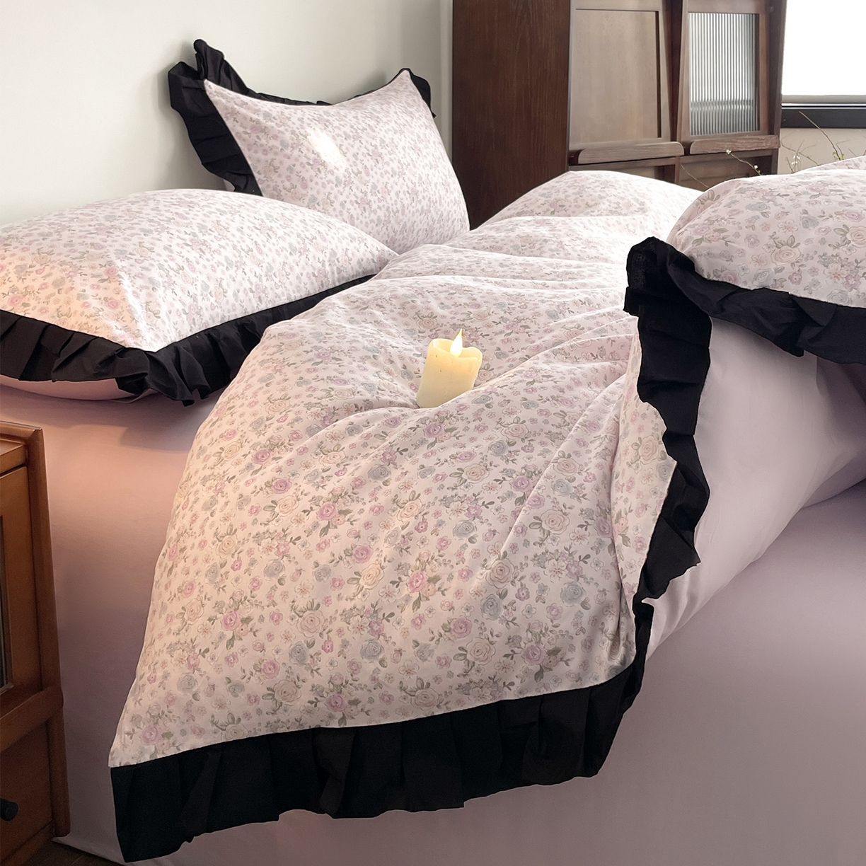 91家纺网 家纺一手货源 找家纺 羚羊语家纺 2026新款全棉法式赫本风花边四件套40支纯棉轻法式13372小清新喷气印花四件套被套床单床笠三件套 绀雾纱