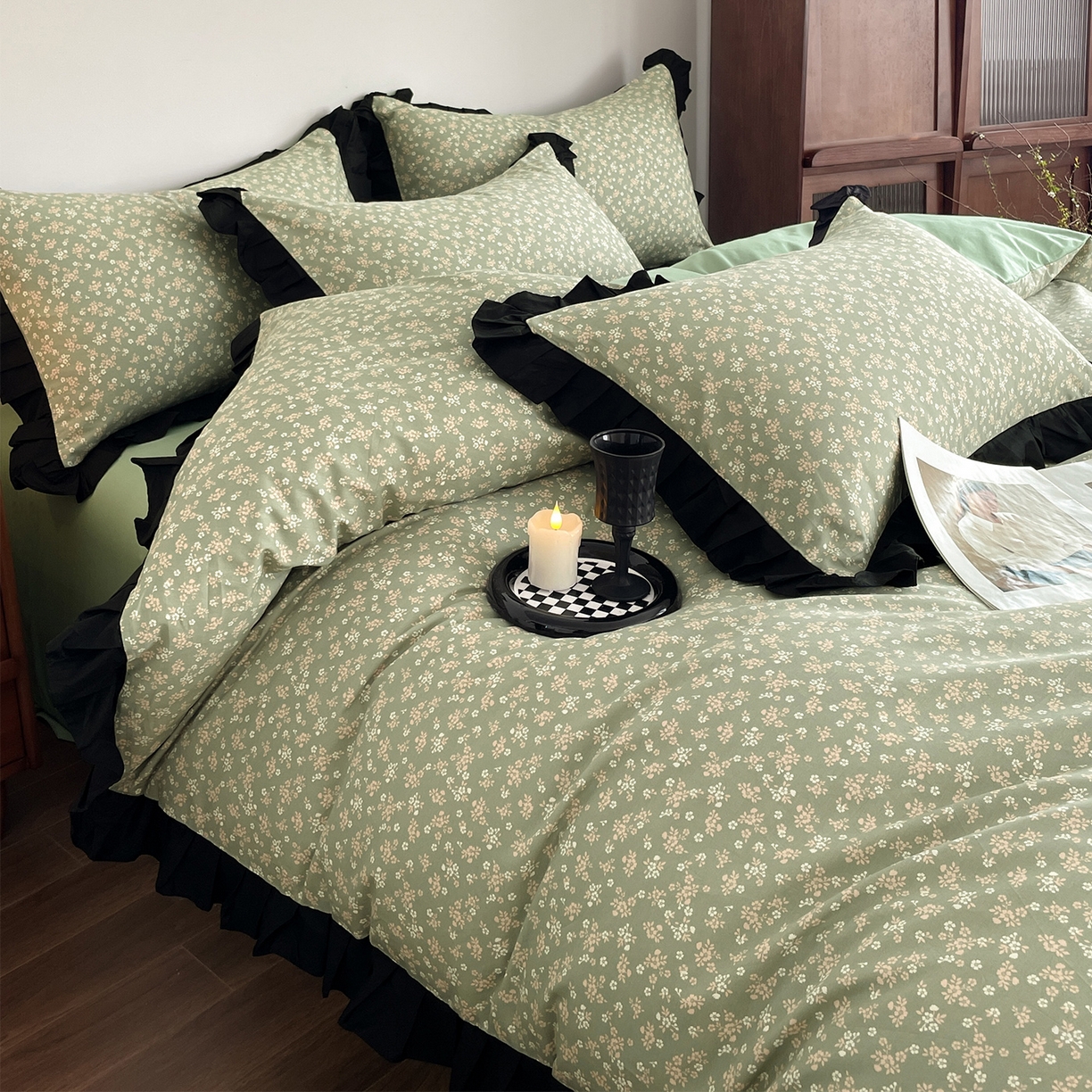 91家纺网 家纺一手货源 找家纺 羚羊语家纺 2026新款全棉法式赫本风花边四件套40支纯棉轻法式13372小清新喷气印花四件套被套床单床笠三件套 青禾枕梦