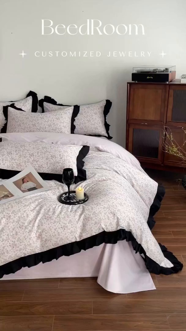 91家纺网 家纺一手货源 找家纺 羚羊语家纺 2026新款全棉法式赫本风花边四件套40支纯棉轻法式13372小清新喷气印花四件套被套床单床笠三件套 绀雾纱