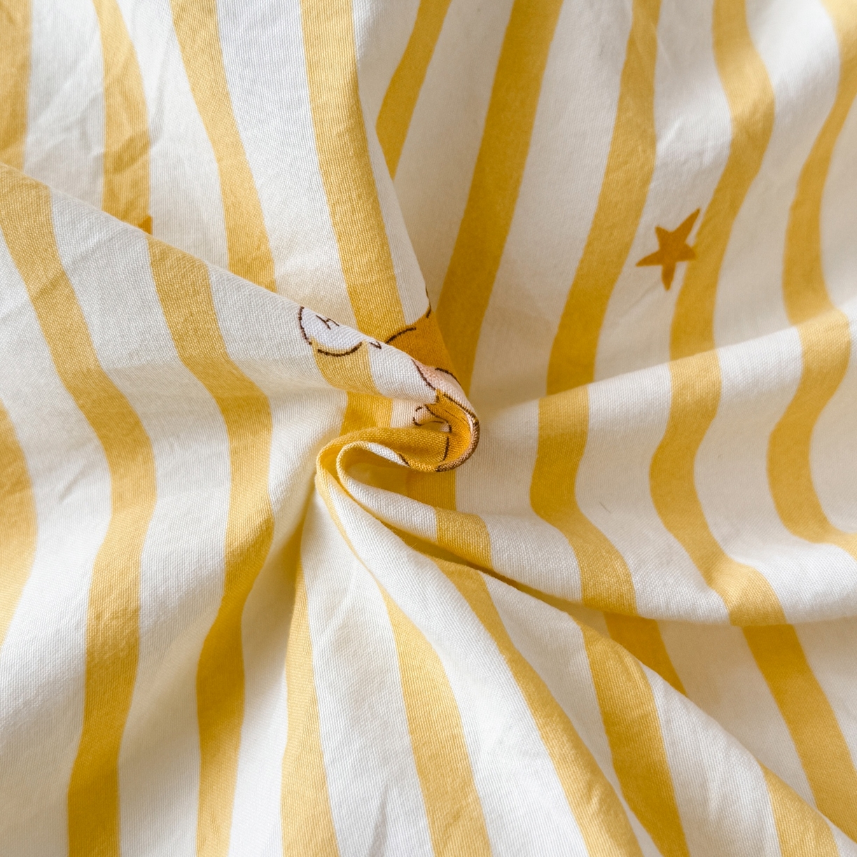 91家纺网 家纺一手货源 找家纺 梦纤绒 2026新款高克重古法水洗棉四件套 英伦戏影