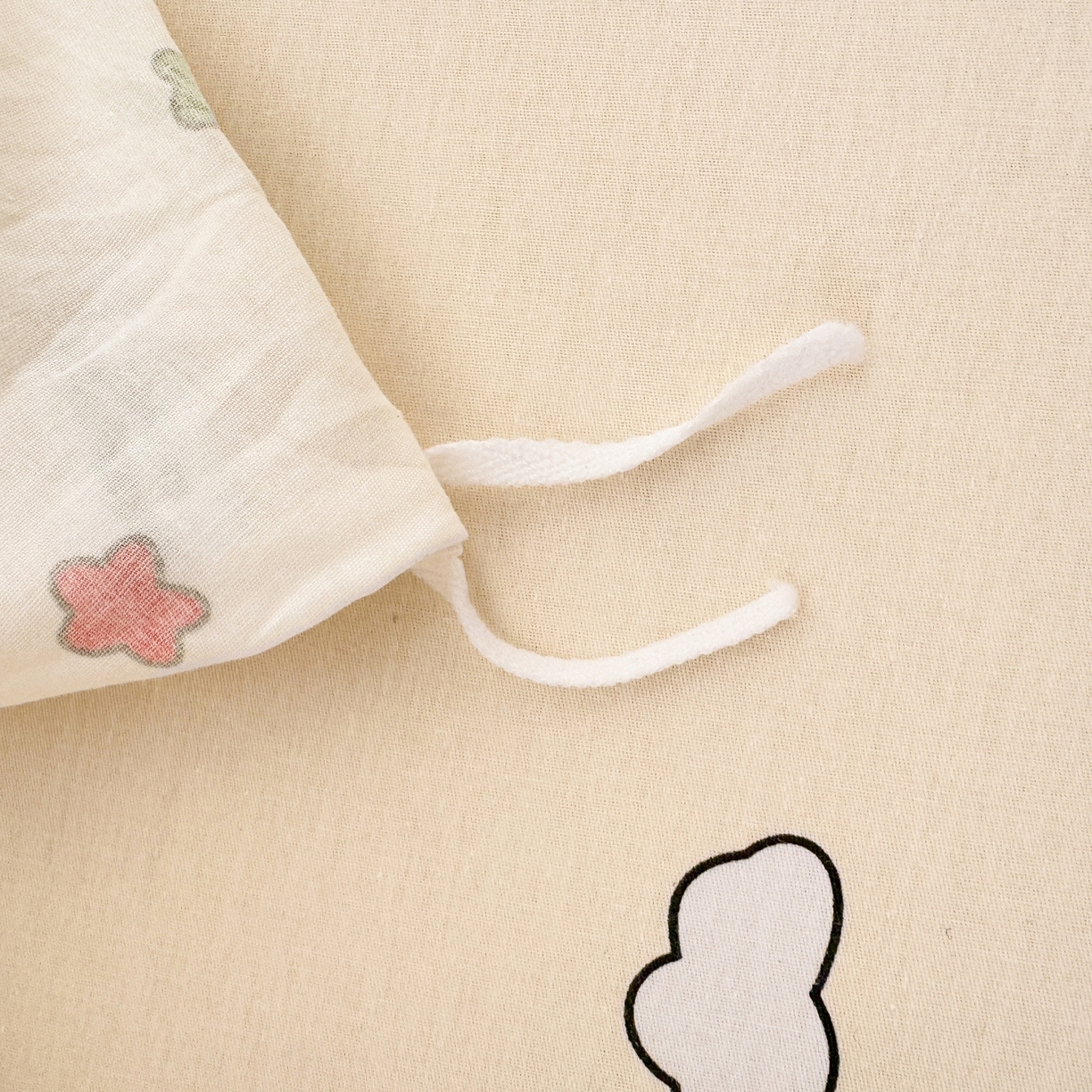 91家纺网 家纺一手货源 找家纺 博雅 2026新款蜡笔小新纯棉全棉四件套 小版-彩色星星蜡笔小新