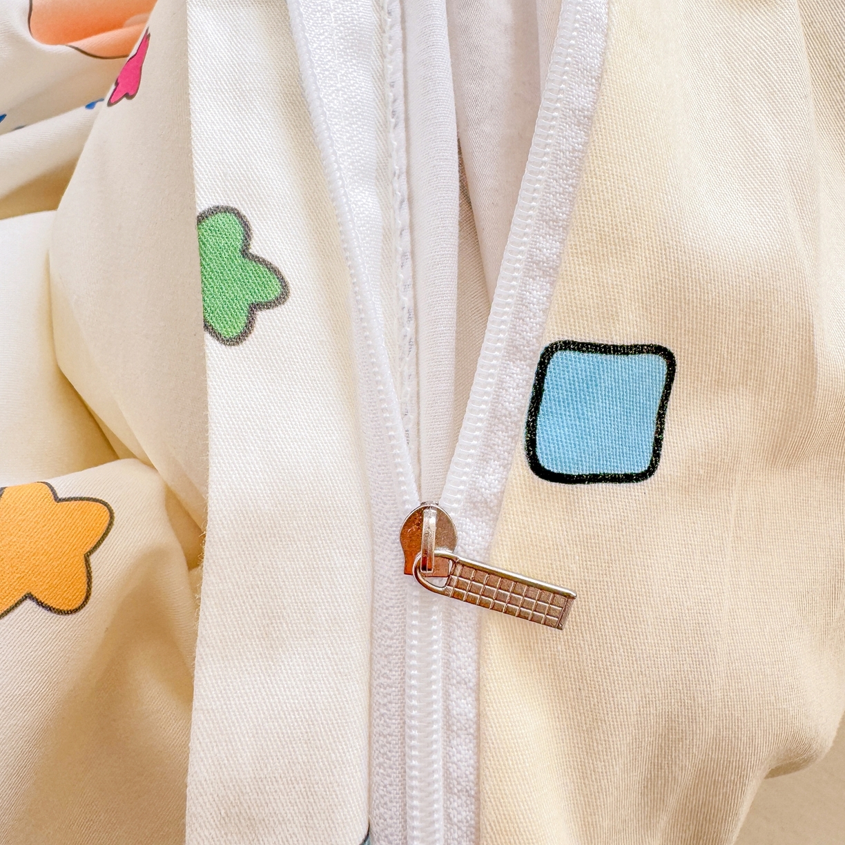 91家纺网 家纺一手货源 找家纺 博雅 2026新款蜡笔小新纯棉全棉四件套 小版-彩色星星蜡笔小新