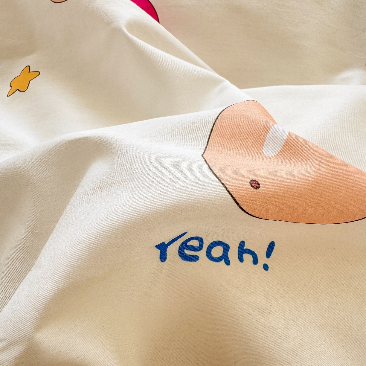 91家纺网 家纺一手货源 找家纺 博雅 2026新款蜡笔小新纯棉全棉四件套 小版-彩色星星蜡笔小新