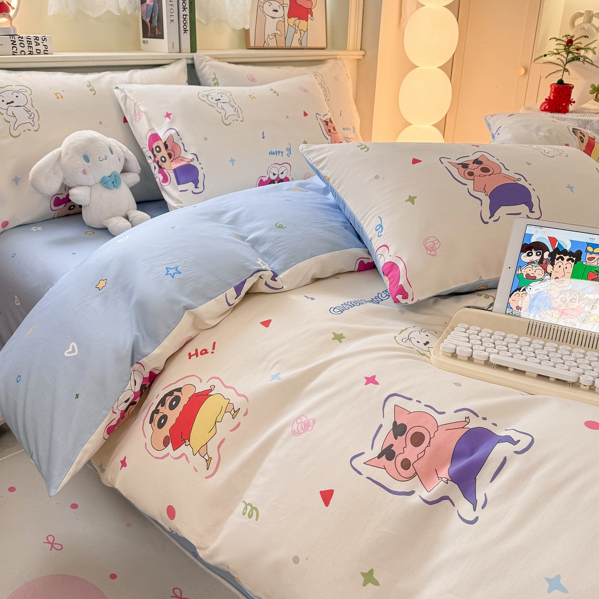 91家纺网 家纺一手货源 找家纺 博雅 2026新款蜡笔小新纯棉全棉四件套 小版-小彩带蜡笔小新