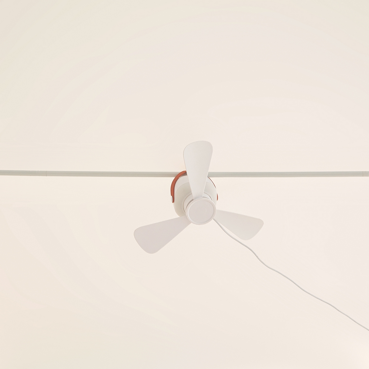 91家纺网 家纺一手货源 找家纺 海虹蚊帐 2026新款2601外穿杆三开U型门一体防尘顶加密纱回底床笠款防摔蚊帐 幸运灰