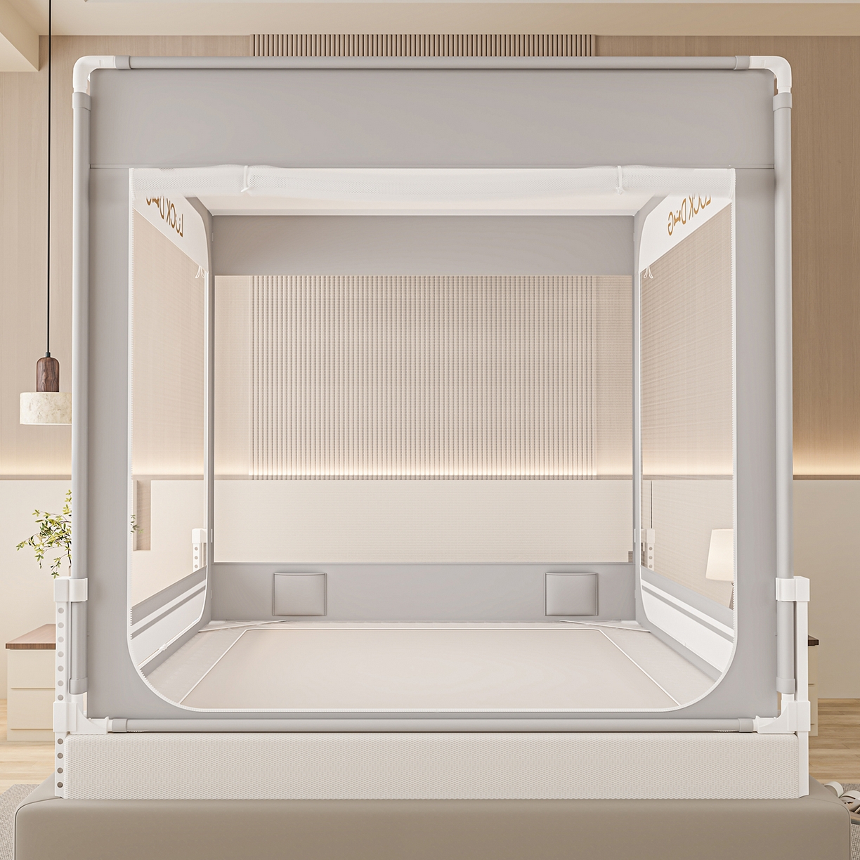 91家纺网 家纺一手货源 找家纺 海虹蚊帐 2026新款2601外穿杆三开U型门一体防尘顶加密纱回底床笠款防摔蚊帐 字母灰