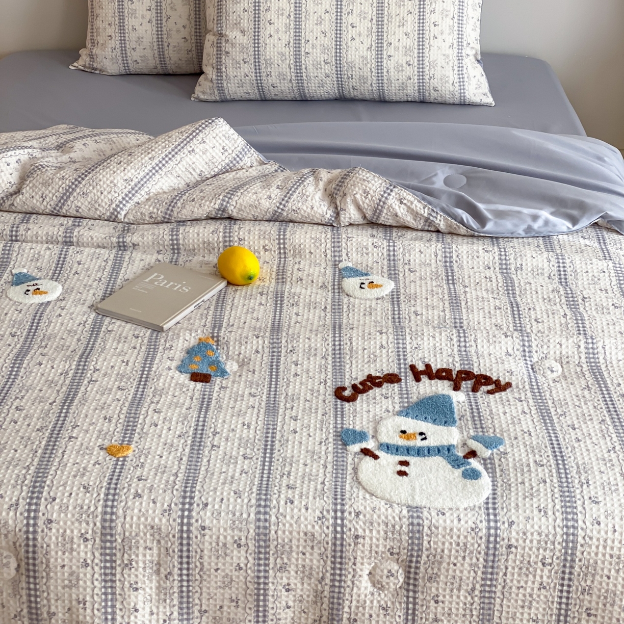 91家纺网 家纺一手货源 找家纺 鸣升家纺 2026新款a类全棉华夫格贴布绣全棉夏被四件套空调被芯夏凉被棉花被 乐天雪人