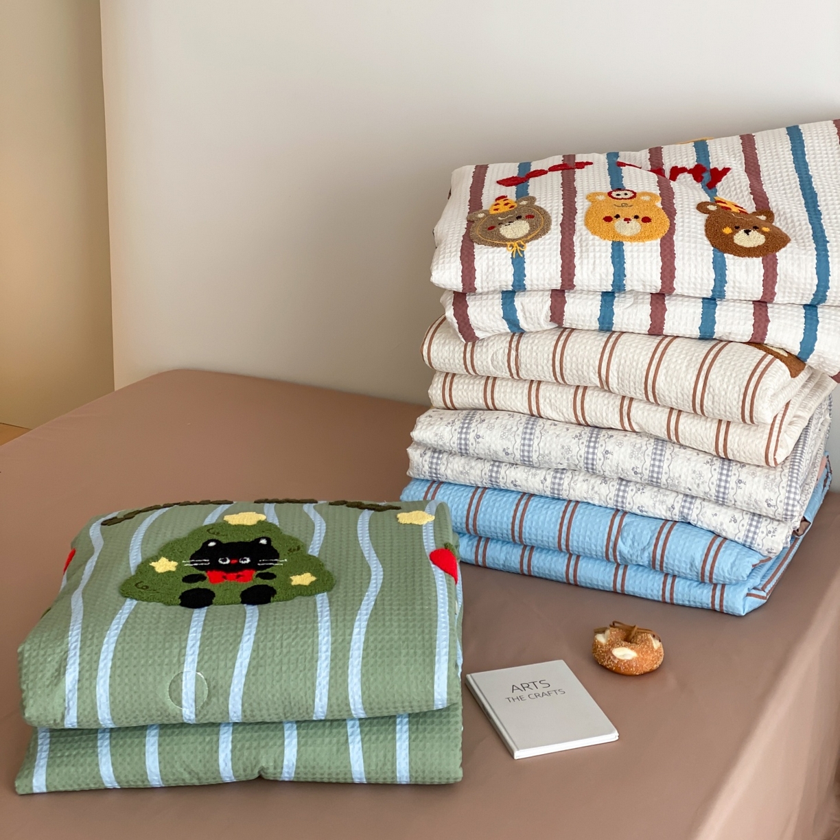 91家纺网 家纺一手货源 找家纺 鸣升家纺 2026新款a类全棉华夫格贴布绣全棉夏被四件套空调被芯夏凉被棉花被 组合图