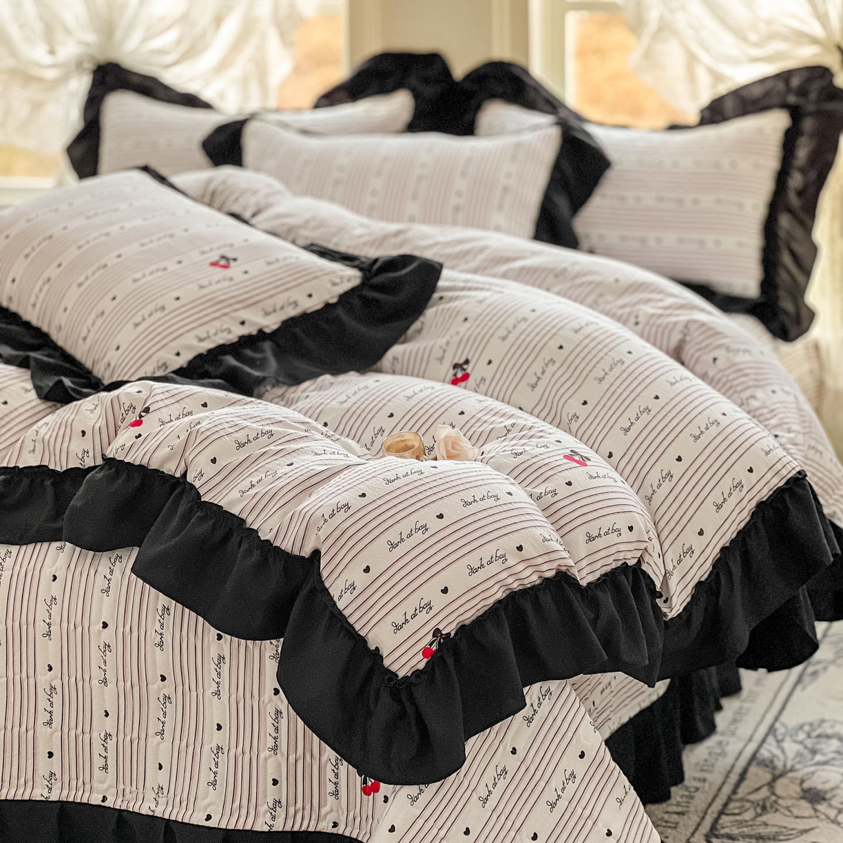 91家纺网 家纺一手货源 找家纺 美梦家纺 2026新款赫本风云感棉床盖四件套 极简樱乐