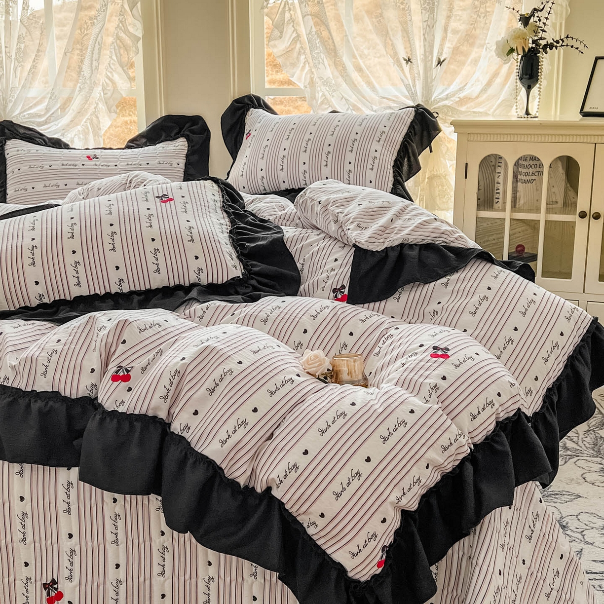 91家纺网 家纺一手货源 找家纺 美梦家纺 2026新款赫本风云感棉床盖四件套 极简樱乐