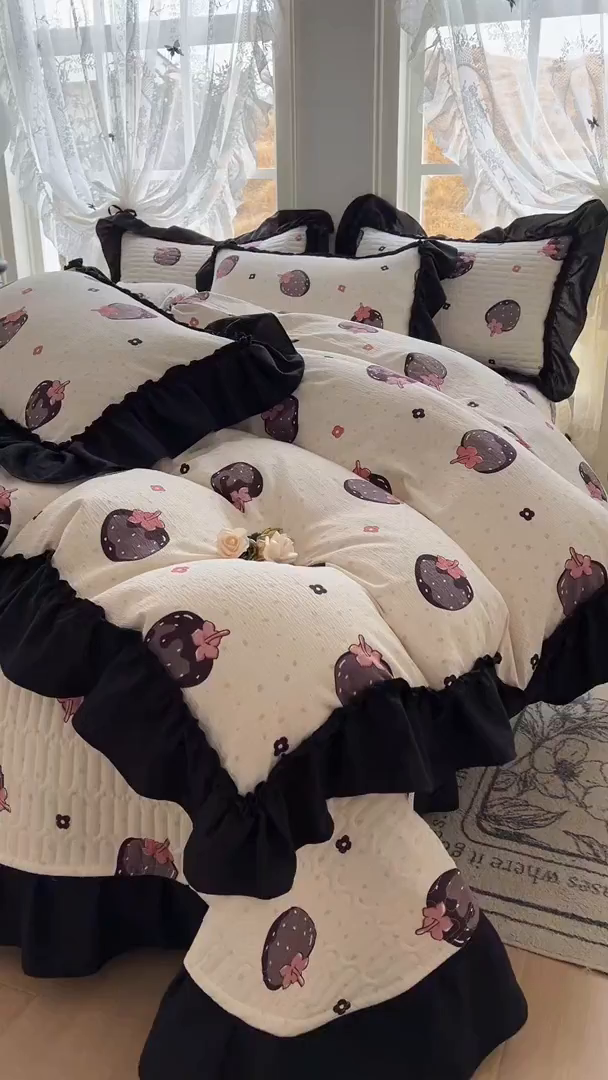 91家纺网 家纺一手货源 找家纺 美梦家纺 2026新款赫本风云感棉床盖四件套 乌梅子酱