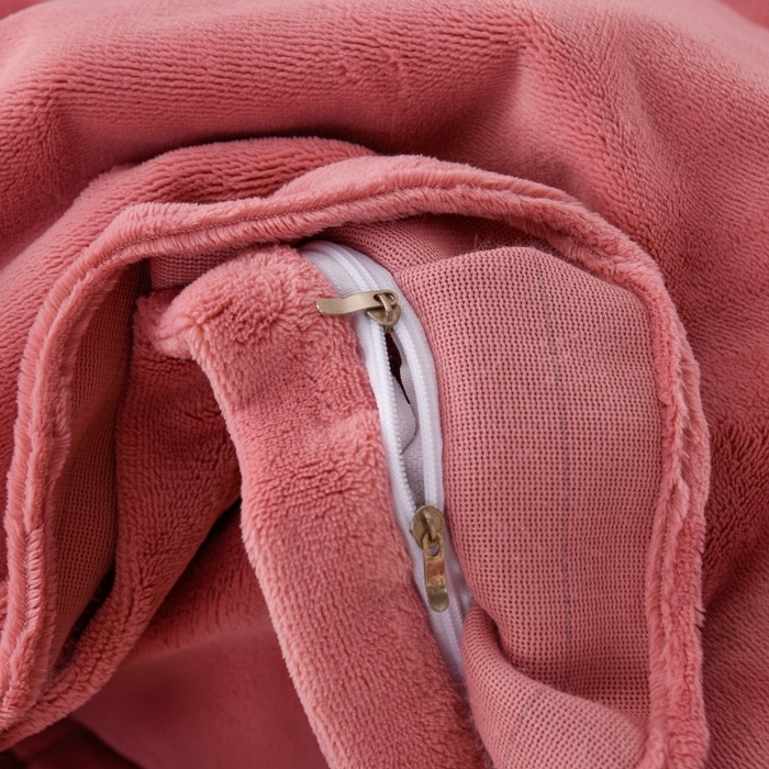 91家纺网 家纺一手货源 找家纺 优家居工厂店 2026新款240克高克重牛奶绒韩版刺绣花牛奶绒夹棉床盖四件套 栀子花-豆沙