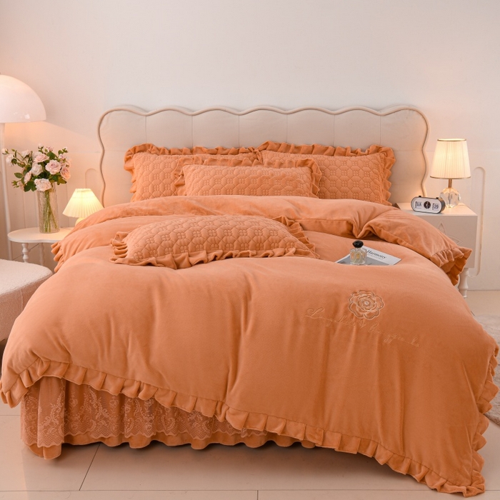 91家纺网 家纺一手货源 找家纺 优家居工厂店 2026新款240克高克重牛奶绒韩版牛奶绒夹棉床盖三件套床裙三件套直播热款-栀子花 栀子花-橙色